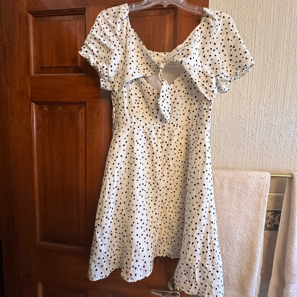 LOFT dress only worn once. Linen material. Nice fit